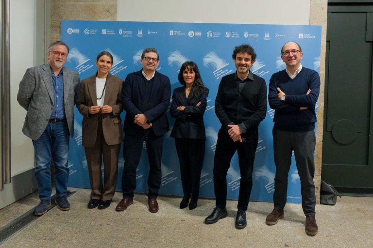 El sector del libro gallego reúne a más de 30 autores en la octava edición de los Premios Follas Novas
