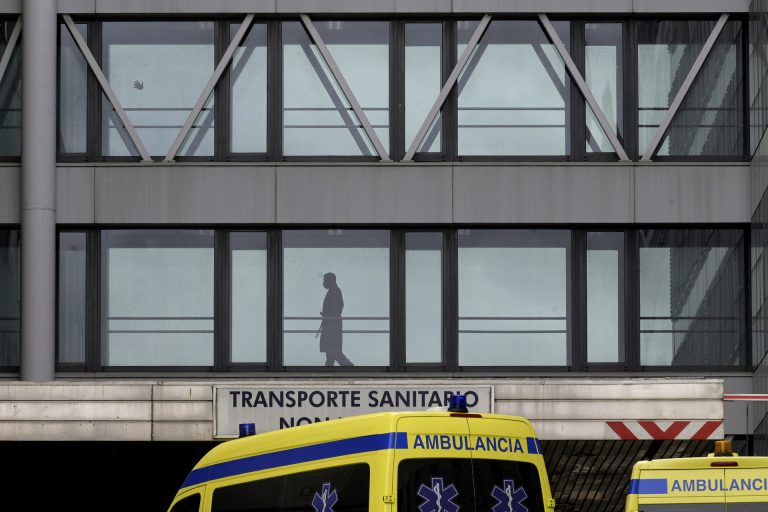 (AM)Cvirus.- Galicia, con 737 casos activos, vuelve a tener las UCI libres de pacientes Covid por primera vez desde 2020