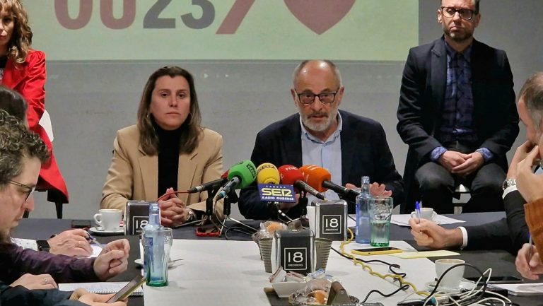 El PSOE de Ourense presenta un programa para «revivir» una ciudad «convertida en meme»