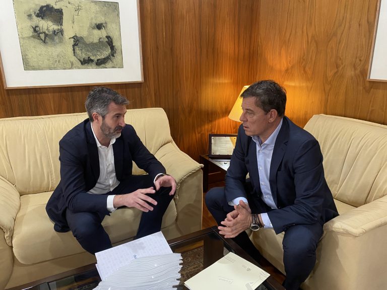 Besteiro asegura estar a disposición del presidente de la Xunta para mantener una reunión