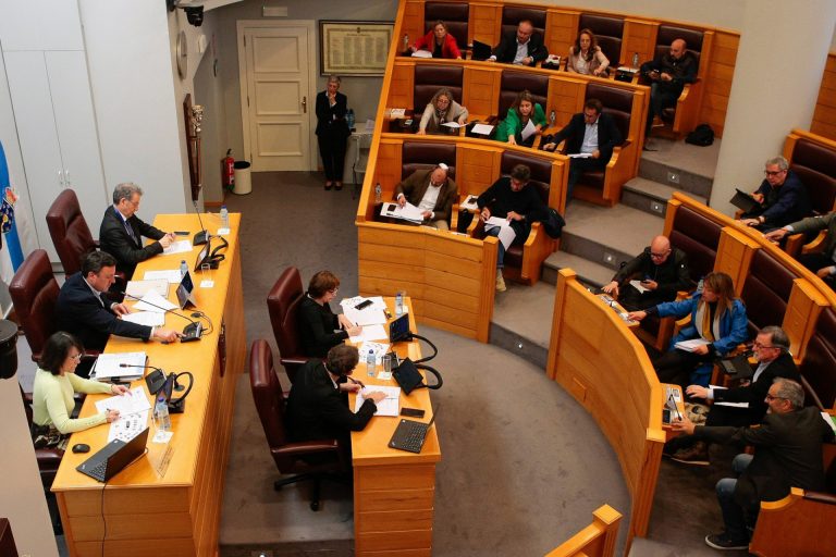 La Diputación de A Coruña aprueba el convenio para ceder a la UDC los terrenos para el estudio audiovisual virtual