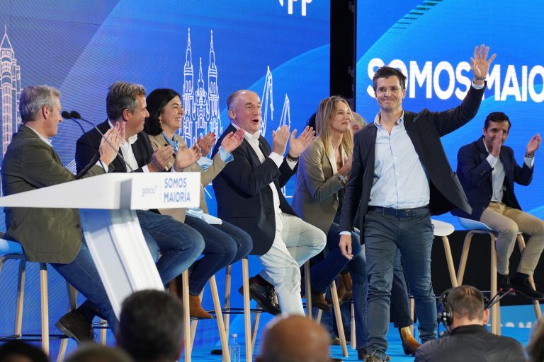28M.- Verea sitúa en la lista del PP de Santiago a María Baleato de número 2 y coloca de 4 al actual portavoz municipal