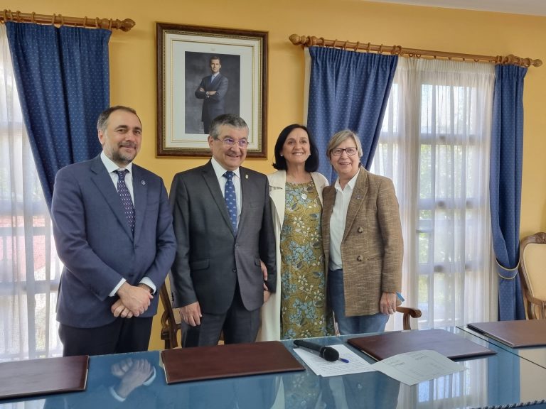 Comesaña y Quintana elogian la trayectoria del doctor Rafael López, nombrado hijo predilecto de Vilamartín de Valdeorras