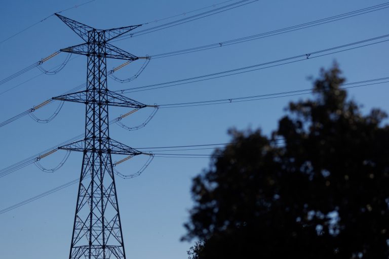 El precio de la luz subirá este lunes un 162%, hasta 66,66 euros/MWh