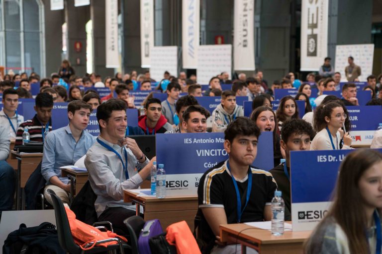 Más de 40 estudiantes gallegos llegan a la final del programa de simulación empresarial ‘Young Business Talents’