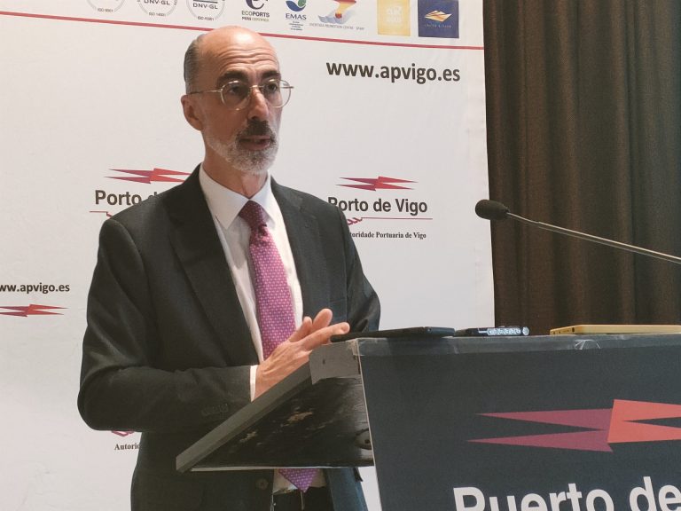 El Diario Oficial de Galicia publica el cese de Vázquez Almuíña como presidente del Puerto de Vigo