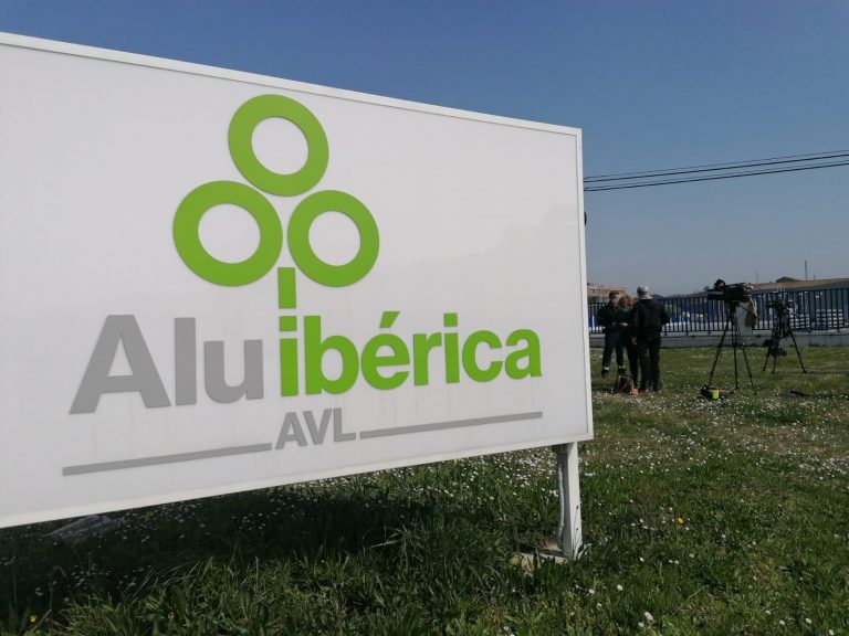 La Eurocámara da el primer paso para aprobar 1,2 millones de ayuda a despedidos por Alu Ibérica en A Coruña
