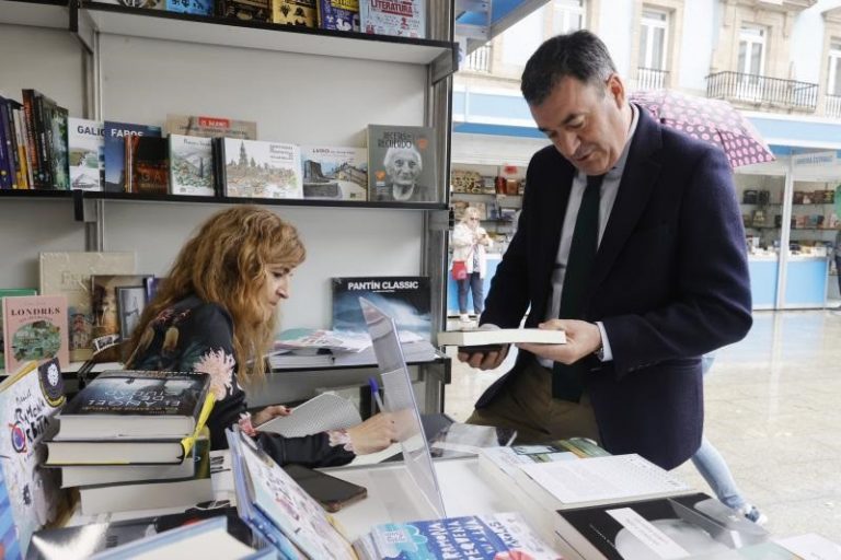 Ferrol da la «salida» a las 14 ferias del libro que se celebrarán durante en los próximos meses por toda Galicia