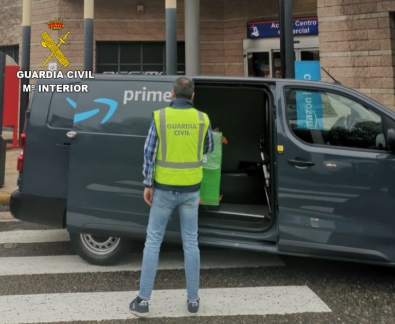 Detenido en Poio (Pontevedra) tras robar paquetes de furgonetas de reparto