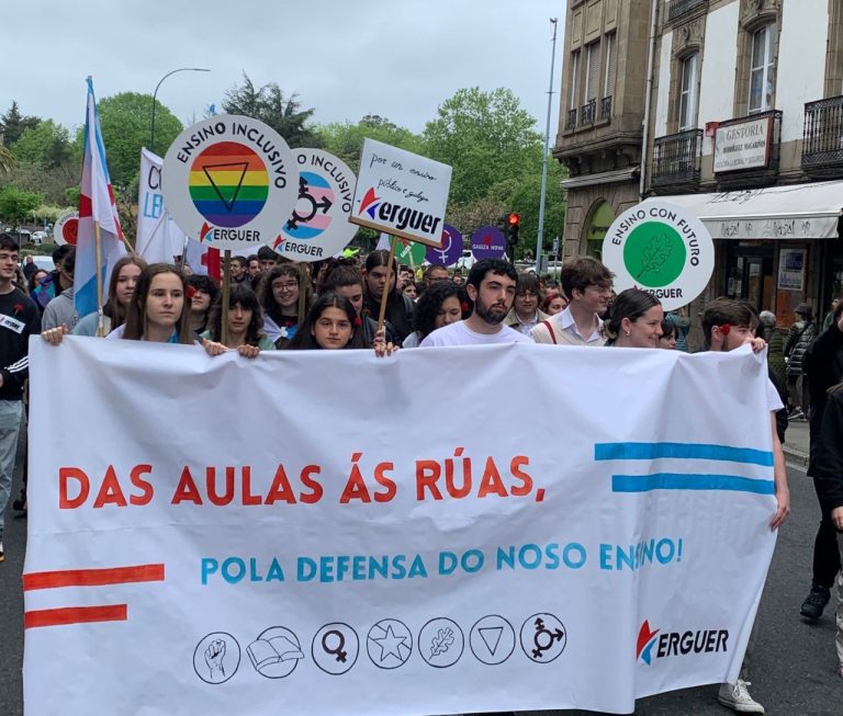 Estudiantes se manifiestan en Galicia contra el «alarmante» avance de la privatización y por una enseñanza «accesible»