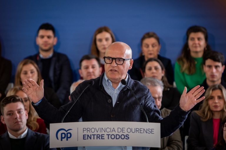 La Guardia Civil sanciona al presidente de la Diputación de Ourense (PP) por conducir a 215 kilómetros por hora a Madrid