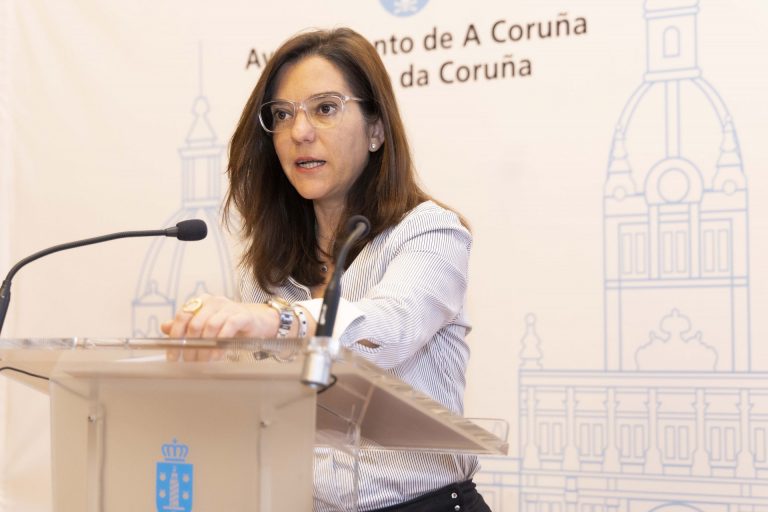 28M.- La alcaldesa de A Coruña espera lograr el respaldo «mayoritario» en las urnas y reivindica su «proyecto de futuro»