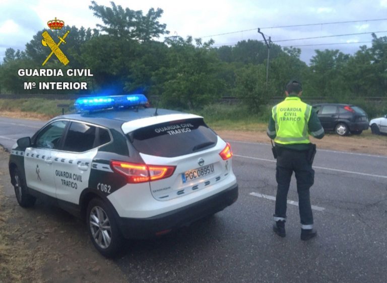 Detenido en Vilaboa un conductor que circulaba en un coche robado y que dio positivo en cocaína y anfetaminas