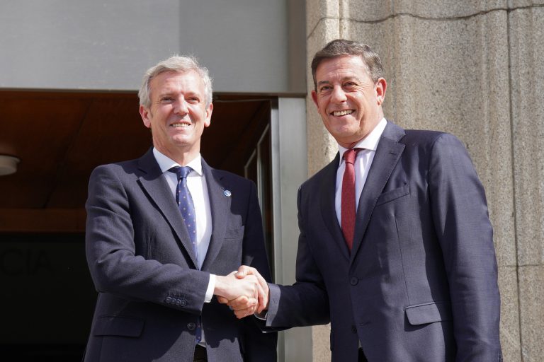 AV.- Rueda y Besteiro discrepan sobre la gestión de los fondos europeos en su primera reunión