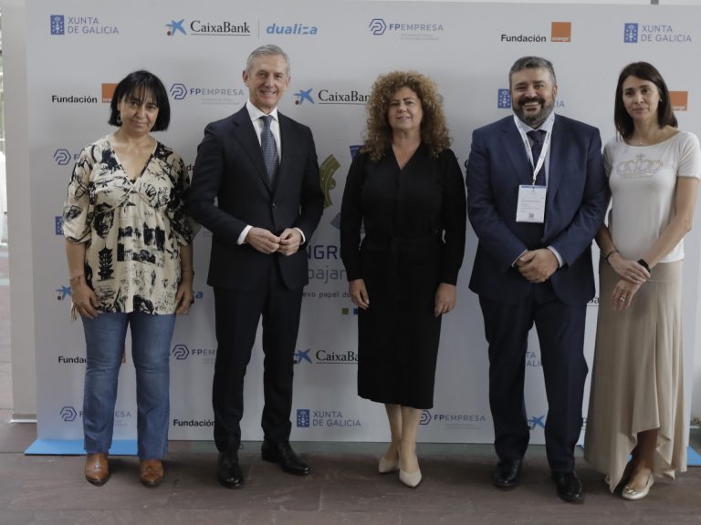 Más de 550 docentes de FP se dieron cita en el 9º Congreso de FPEmpresa y CaixaBank Dualiza celebrado en Santiago