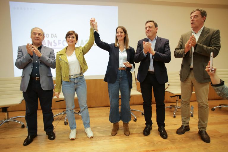 Isabel Rodríguez arropa a la alcaldesa de Lugo:»Cuida a sus mayores, está al lado de la juventud y ayuda a las empresas»