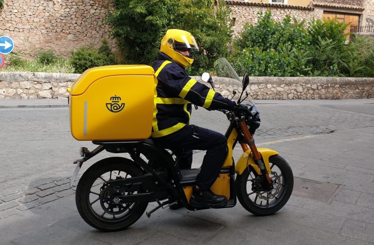 Más de 5.000 personas se examinan este domingo en Silleda para acceder a 7.757 puestos fijos de Correos en toda España