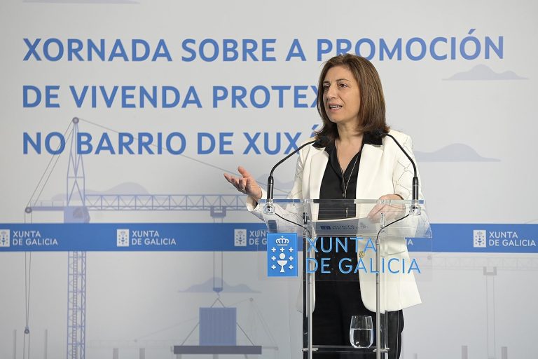Ángeles Vázquez asegura que la Sareb no tiene disponible en Galicia ninguno de los pisos comprometidos por el Gobierno