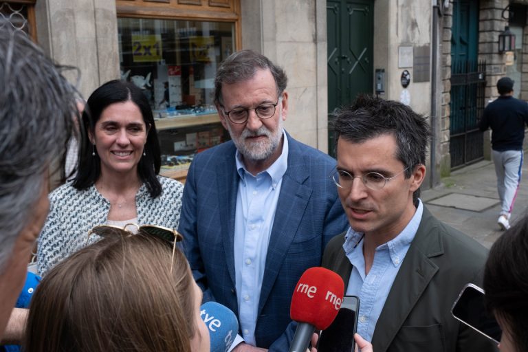 28M.-(AM) Rajoy llama a «opinar» en clave estatal el 28M y valora el liderazgo de Feijóo: «La sigla está prestigiada»