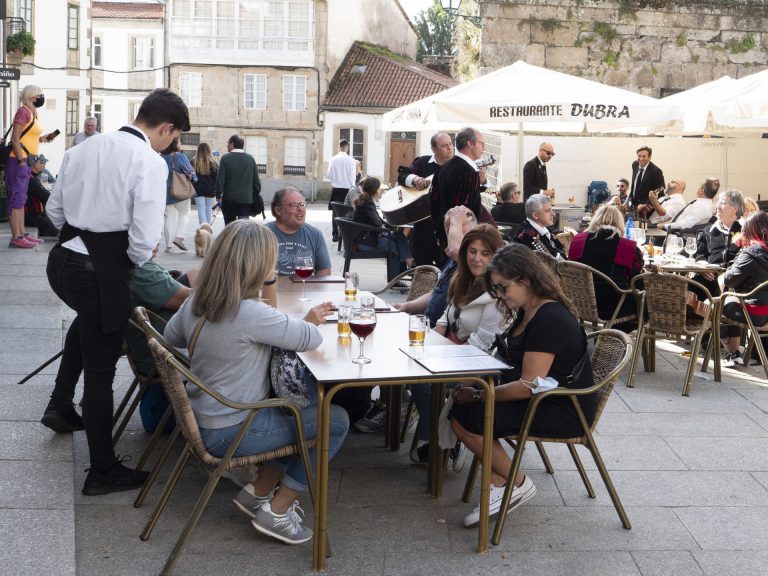 Los hosteleros de Santiago estiman una ocupación turística del 85% para las Letras Galegas y la Ascensión
