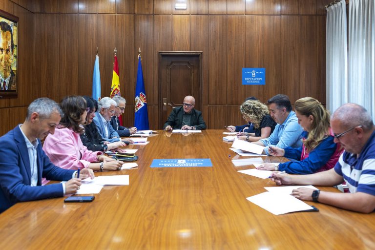 La Diputación de Ourense aprueba la concesión de más de un millón de euros para cooperación con ayuntamientos