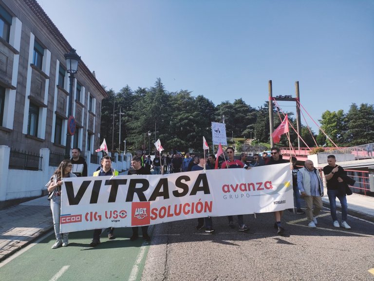 La «práctica totalidad» del personal de Vitrasa secunda la primera jornada de huelga, según la CIG