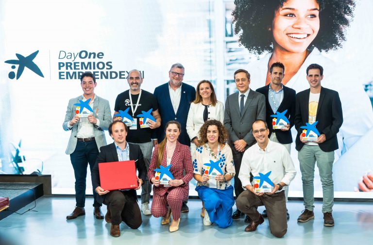 La empresa gallega Alice Biometrics gana los Premios EmprendeXXI en la categoría de reto Banca XXI