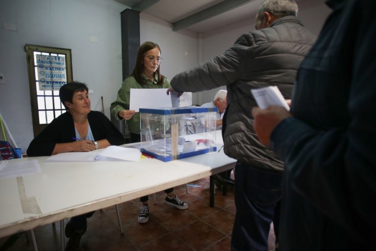 28M.- La participación sube en Galicia más de un punto y se sitúa en el 35,58% a las 14,00 horas