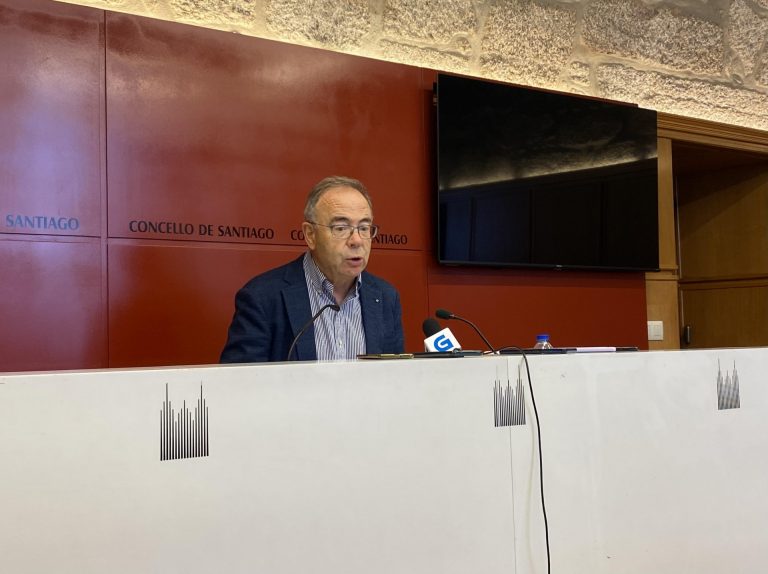 Bugallo presenta su renuncia como líder del PSOE compostelano y no irá al pleno de constitución