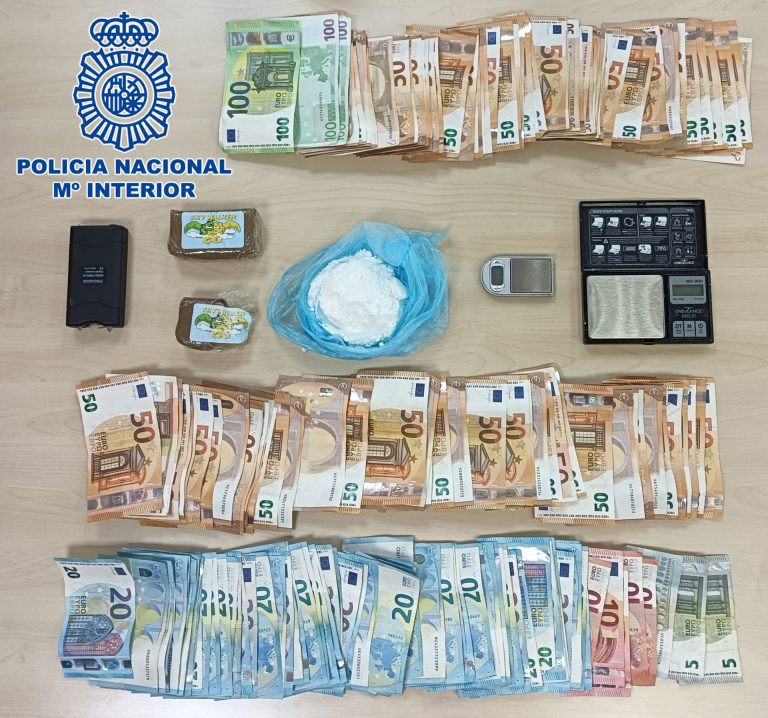 La colaboración ciudadana permite detener en Santiago a un hombre acusado de tráfico de drogas