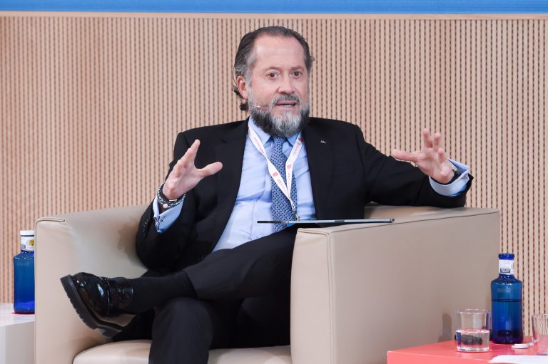 El presidente de Abanca aborda en el Foro UIE las oportunidades en entornos cambiantes