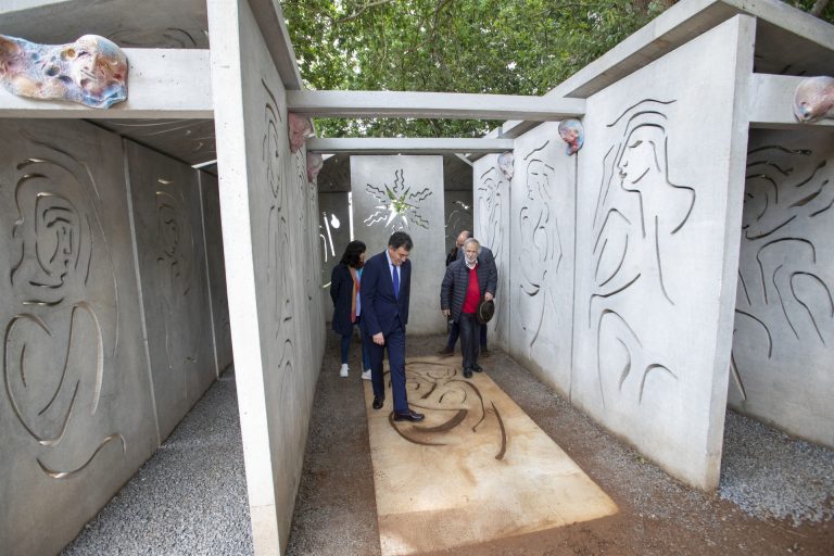 Los espacios verdes del Gaiás (Santiago) cuentan con una intervención artística del escultor Acisclo Manzano