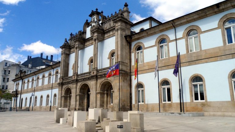 La Diputación de Lugo se mantiene en manos de PSOE y BNG, a falta de cerrar el recuento de votos nulos