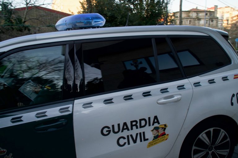 Luto en Oia (Pontevedra) tras el asesinato a tiros de una mujer a manos de su expareja, un Guardia Civil que se suicidó