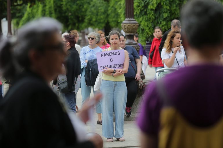 Cientos de personas se concentran en Galicia para denunciar la «pasividad institucional» ante el crimen machista de Oia