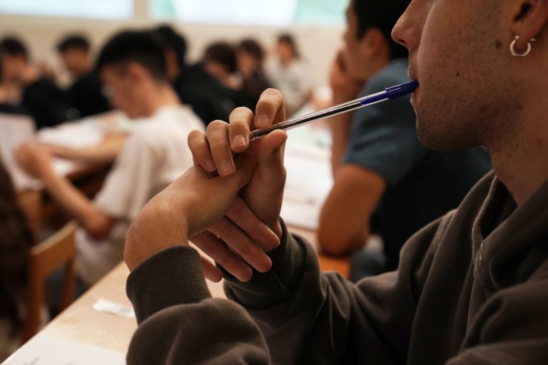 De los nervios iniciales al alivio tras el primer examen: cómo afrontan los estudiantes gallegos la ABAU 2023