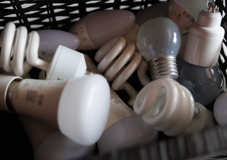 El precio de la luz sube un 0,66% este viernes, hasta los 81,67 euros/MWh