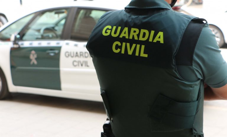 Dos hombres se atrincheran en un piso en Boiro (A Coruña) tras presuntamente agredir a una joven