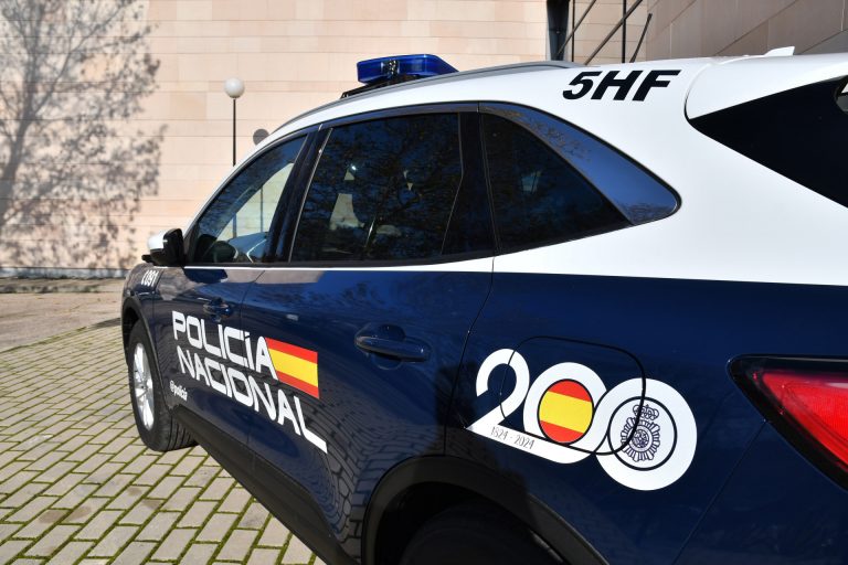 Detienen tras pillar ‘in fraganti’ a un hombre que intentaba robar en un coche en A Coruña