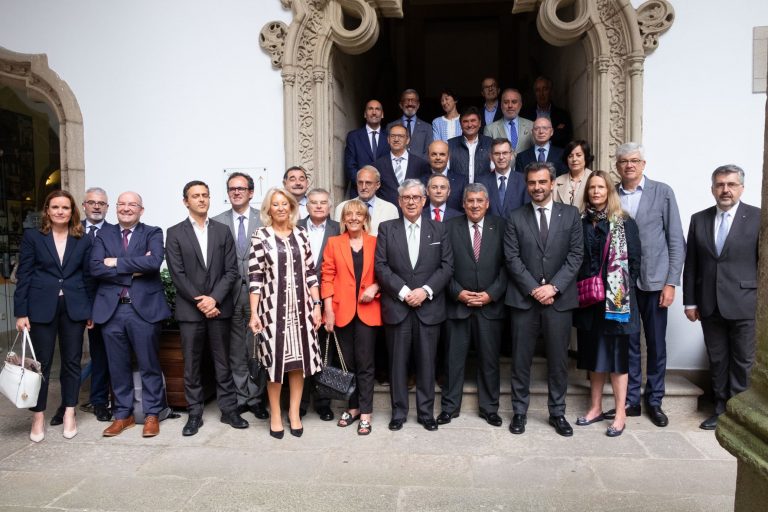 La conexión ferroviaria y energética, prioridades para la patronal gallega y la comisión del norte de Portugal