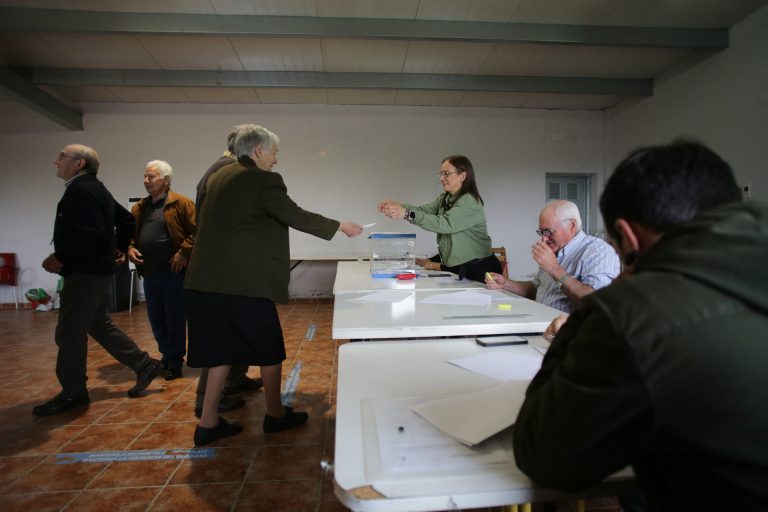 La Junta Electoral ordena repetir las elecciones municipales en Castro Caldelas (Ourense) tras no contarse 118 votos