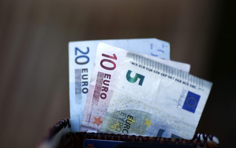El coste laboral sube un 5,3% hasta marzo en Galicia y los salarios crecen un 4,7%, por debajo de la media