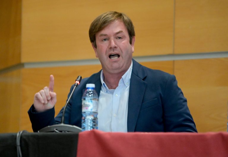 Benito Portela (Sadamaioría) recupera la Alcaldía en Sada tras la moción de censura