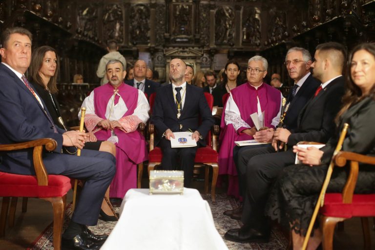 Lugo celebra la ofrenda del Antiguo Reino de Galicia al Santísimo Sacramento junto al nuevo alcalde de Ourense
