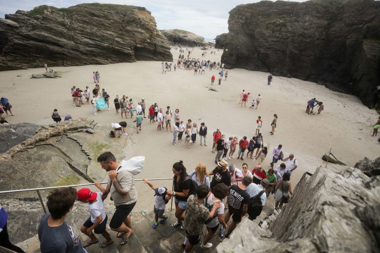 Turismo.- CCOO pide «racionalizar» la oferta turística en zonas saturadas por afluencia masiva de turistas