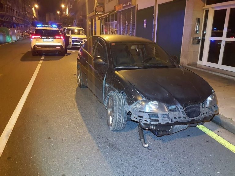 Un conductor da positivo en alcoholemia y cocaína tras salirse de la vía y chocar contra un andamio en Lugo