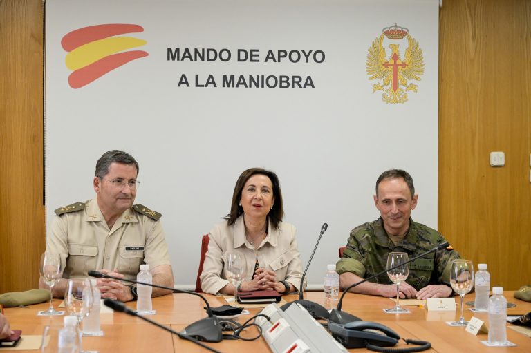 Robles recalca que España coordina con la UE y OTAN un apoyo «sin fisuras» a Ucrania