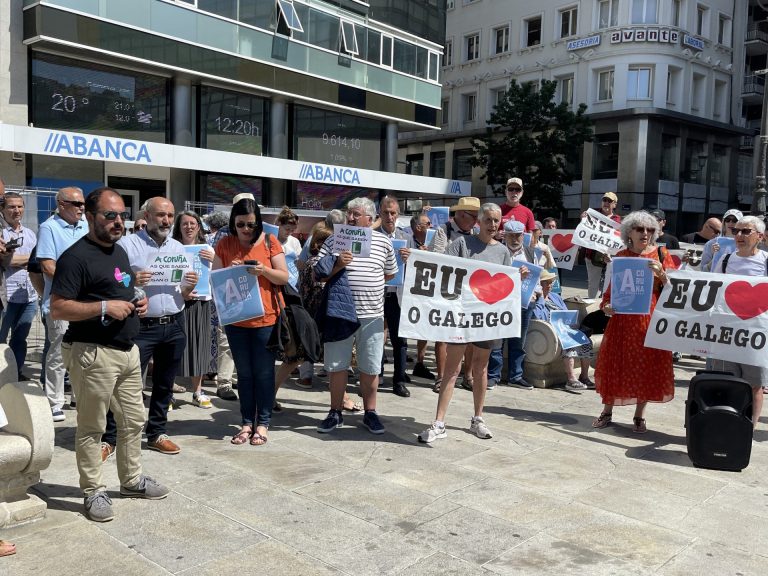 A Mesa denuncia «incitación al odio» en una movilización en A Coruña en defensa de la toponimia oficial gallega