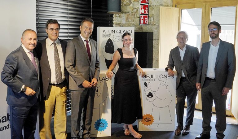 Alba Castro gana el V Premio de Diseño Anfaco-Fundación Sabadell por su propuesta de packaging ‘El buen pescador’