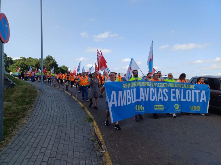 Cientos de empleados de ambulancias protestan en Galicia en el marco de una huelga con seguimiento «prácticamente total»